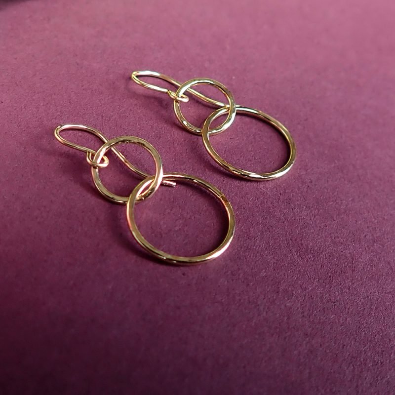 Gold Hammered Interlocking Circle Earrings All The Falling Stars